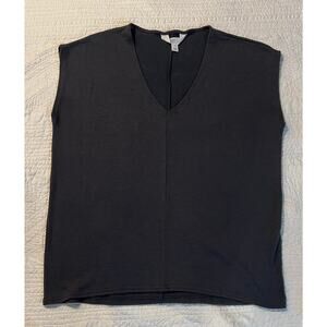 Spruce & Market sleevless top
Dark gray
Size small